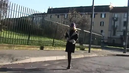 Doğal memeler sarışın kız mastürbasyon