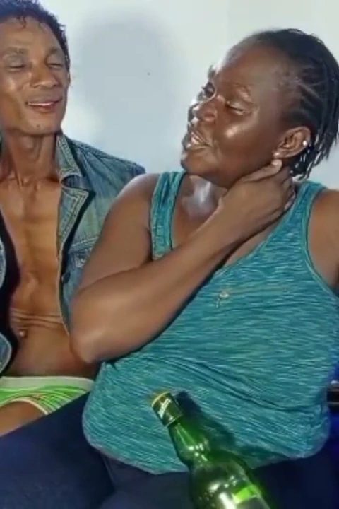 Lagos'ta seksi zenci7 ile canlı röportaj