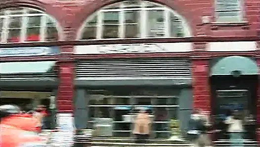 Büyük Omar'ın İngiliz maceraları: sert yaraklı kafe (2003)