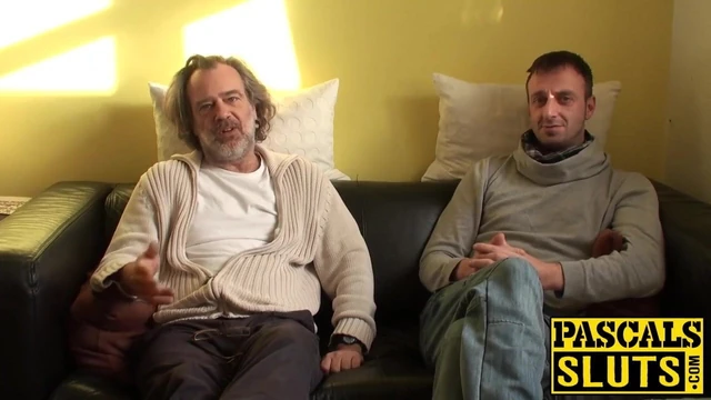 Samantha bentley deepthroats bir büyük çük