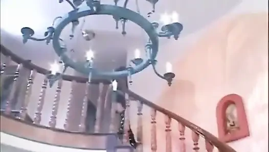 Büyük memeli kızıl saçlı kız yarak emiyor amcığını parmaklıyor