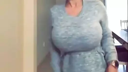 Brittany elizabeth dans ve okşayarak