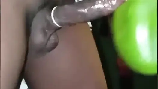 Taze amcık deliği.