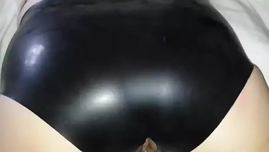 Kt lateks pantolon ve toplar