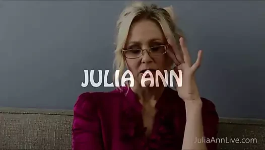 Busty sarışın öğretmen Julia ann kendini sikikleri!