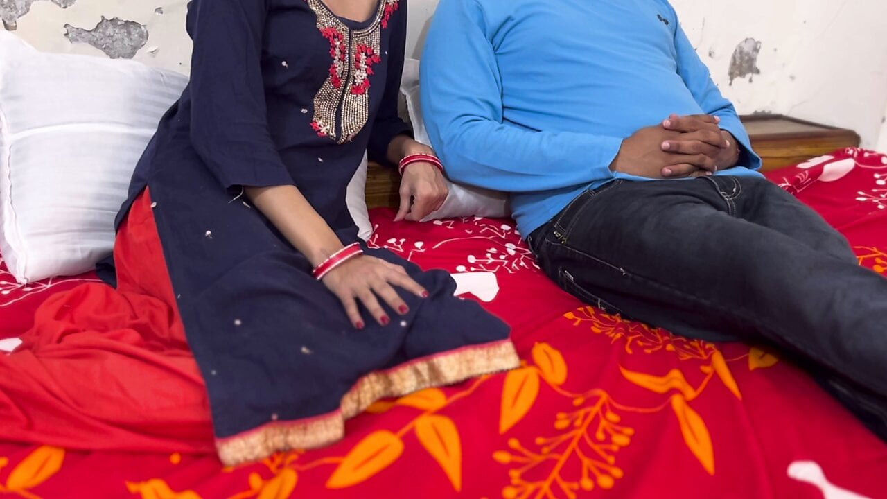 Sagi indu chachi ka paani nikal diya bhatije mukul ne chachi amma ne bete ka lund Hintçe ke apni chut chudwa li seçer