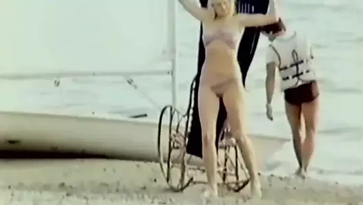 Irena Dubrovskaya (Kokryatskaya) - Variant Zombi (1985)