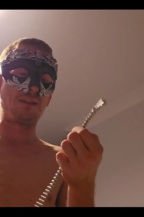 Seks oyuncağı kutu açıyor