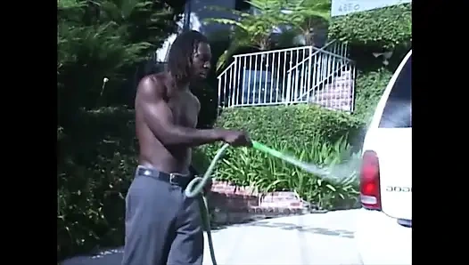 Sarışın orta yaşlı seksi kadın büyük ve siyah sikişmeyi ve azgın amına dalmayı seviyor