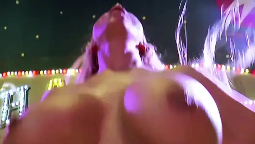 Seksi büyük memeli sarışın amında sert sikişmeyi seviyor