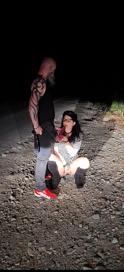 Грязная шлюха бабушка заставляет меня кончить в ее рот