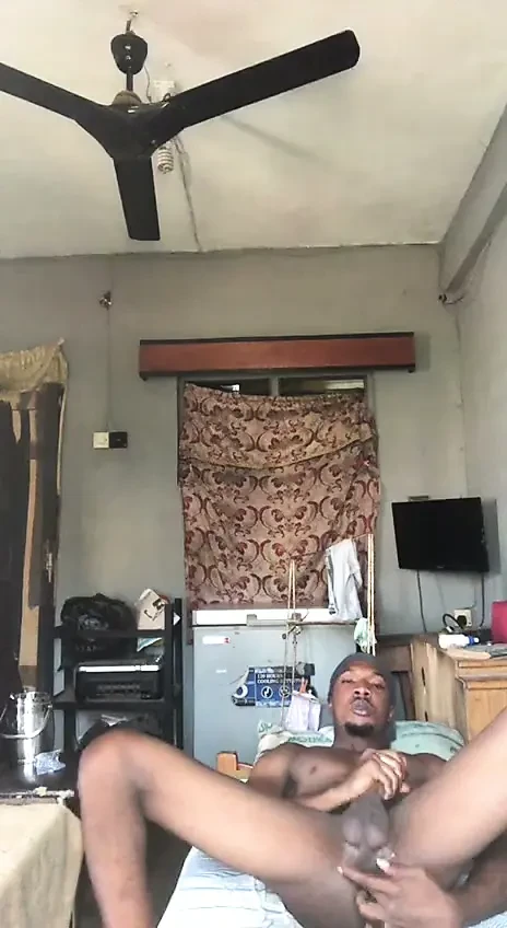 Evde yalnızken mastürbasyon yapmayı bırakamıyorum..