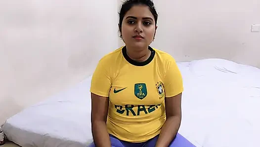 Üvey erkek kardeş bir futbol maçına bahis oynarken güzel üvey kız kardeşini sikiyor. (tam bangla ses)