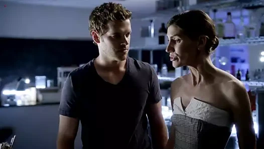 Hollie stenson bilim laboratuarında becerdin alır (femme fatals)