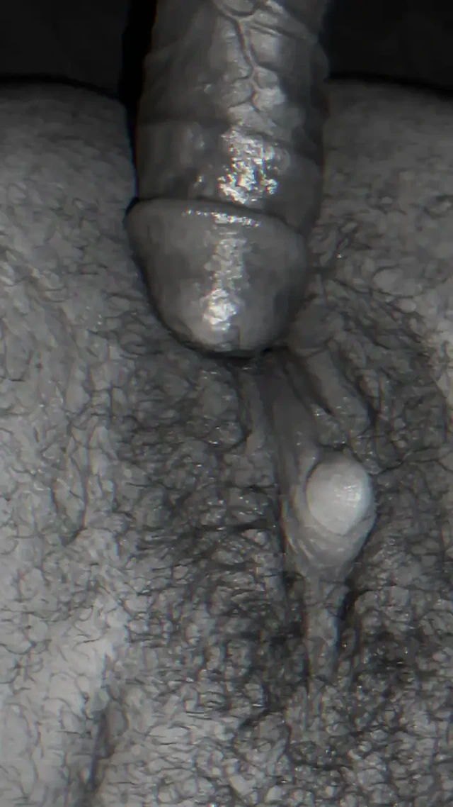 Geri döndü ve yarak alıyor