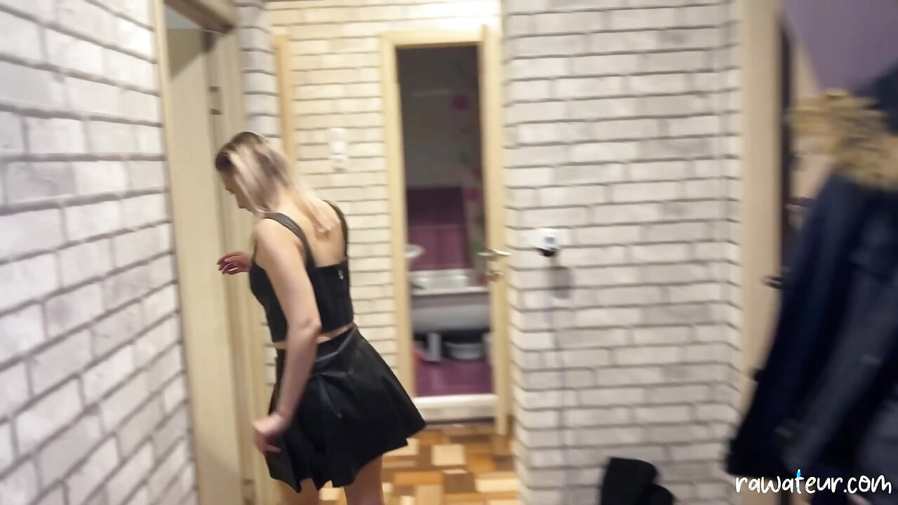 En iyi arkadaşımı erkek arkadaşını sikmeye ikna ettim