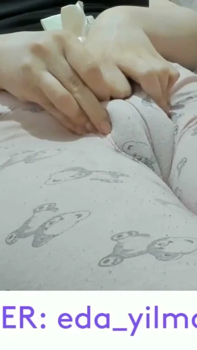 CAMEL TOE- KABARMIŞ AM- ŞİŞMİŞ AM- BÜYÜK AM- TURK MİLF- TURK PORNO- PİJAMAYLA AM | Klip 2