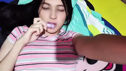 Üvey anne üvey oğluyla aynı yatağı paylaşıyor: yaramaz gece eğlencesi! (gerçek ev yapımı)