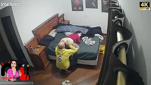 Ifood Teslimatçısı Popomu Boşaltı, Cuckold Ise Her Şeyi Temizledi!