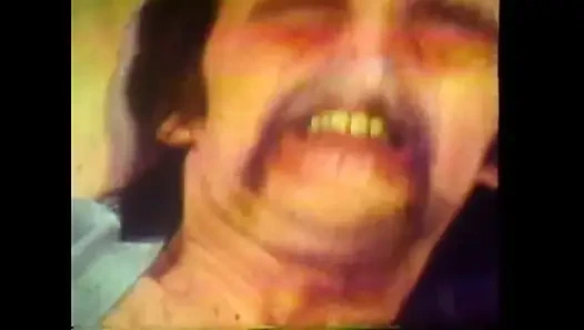 Hemşireler hastaya bakır