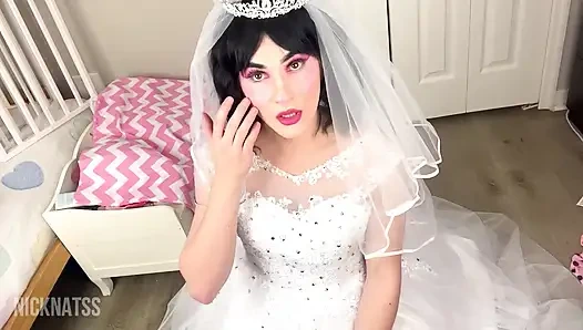 Natalie'nin düğün gecesi için biraz pratiğe ihtiyacı var