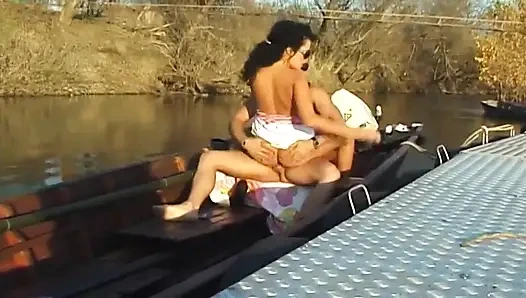 Açık havada vahşi seks
