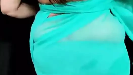 Benim seksi shona bhabi bluzsuz sari giyiyor