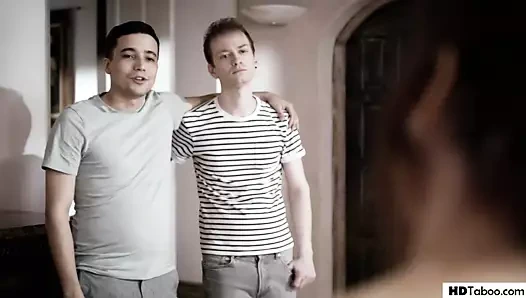 Pis kardeşler çift nüfuz adım anne