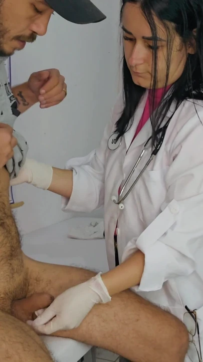 Hasta hemşireyi görünce ereksiyon kontrolü altına alamıyor | Klip 1