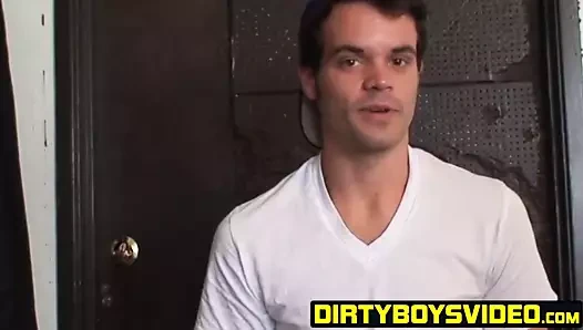 Charming genç erkekler derin boğaz her diğerleri sulu büyük horoz