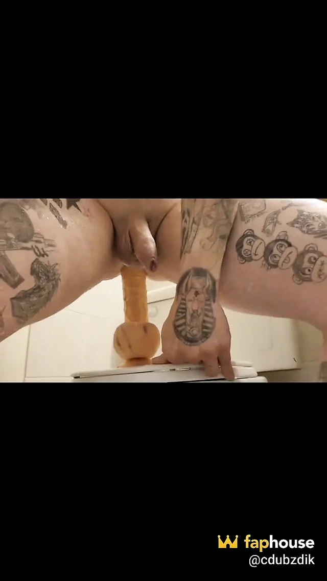 Büyük dildo eğlencesi