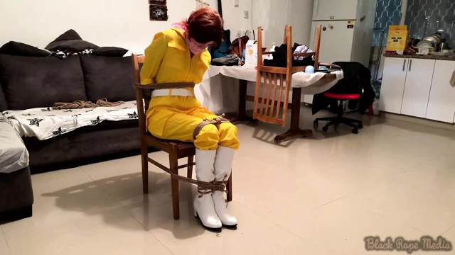 April O'neil cosplay sandalyesi