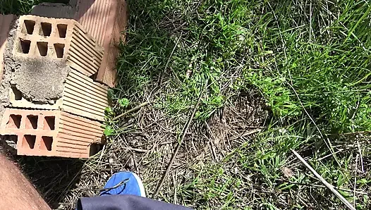 Kirli sürtük evli kadın sapık yabancının kıllı amında mastürbasyon yapıyor