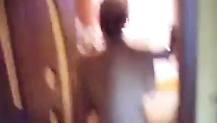 güzel sarışın verir onu adam bir oral seks