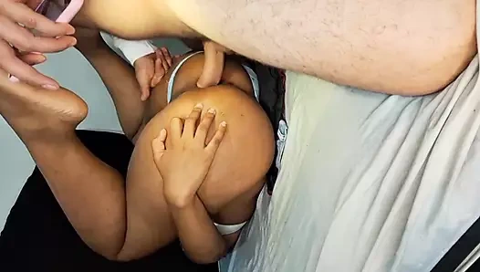 Fahişe üvey kızımı götten sikiyorum