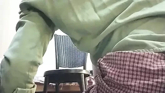 Teyze ön sevişme emiyor üvey amcası döllemeli amcığını emiyor cinsel arzudan yalıyor