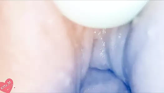 O aşk çük ve vibratör içinde ona kedi