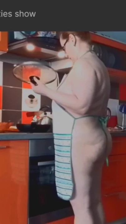 Сногсшибательный момент из "Живое приготовление мясных блинчиков"