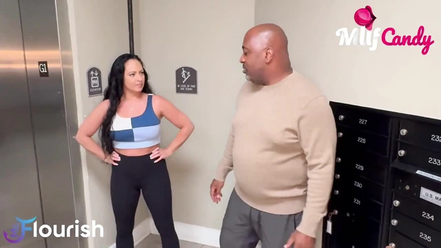 Nicole Parker ve Mrflourish arasındaki dengesiz ilişki