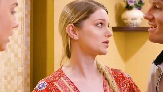 Çift azgın kadın masaj terapisti alır