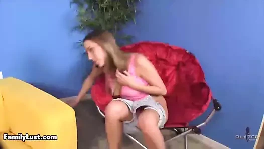 Sıcak genç titreşen ona kedi ve emme bir horoz