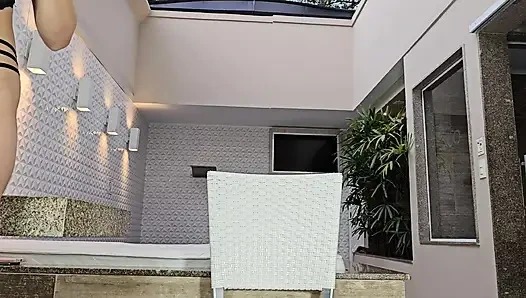 Prezervatifsiz vajinamı yedi ama yine de içeri girdi, onu vajinama ve popoma soktu