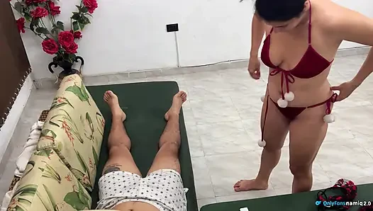 18 yaşında ve bana külotlarının nasıl uyumunu gösteriyor!