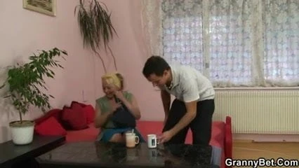 Sert genç horoz sürme hoşlanır