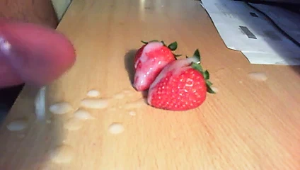cum on fruit fruits erdbeeren jerk off sahne