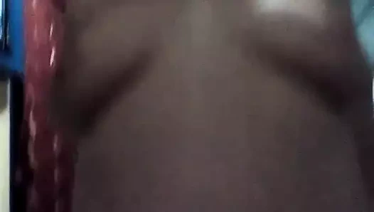 Büyük memeli sürtük büyük siyah yarağı sikiyor