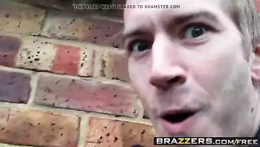 Erkek arkadaş, kız arkadaşını sert seks için arıyor