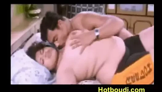 Busty adım anne ile büyük göğüsler