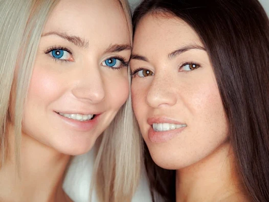 Tiffany bebek victoria yavrusunun amını yiyor