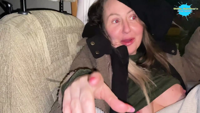 Cracky bir asansör teklif etti ve sonunda onu kedi dışarı alıyor